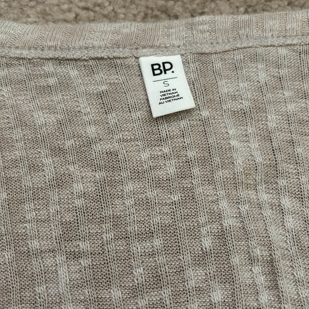 “BP”: Sweater - Picture 2 of 3